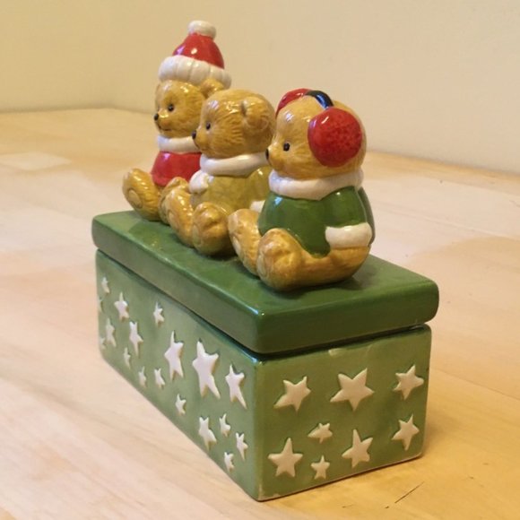 Holiday Winter Bears ceramic keepsake box - Picture 3 of 11